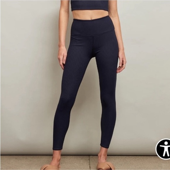 Carbon38 Ribbed 7/8 Legging Size Medium - Picture 2 of 6